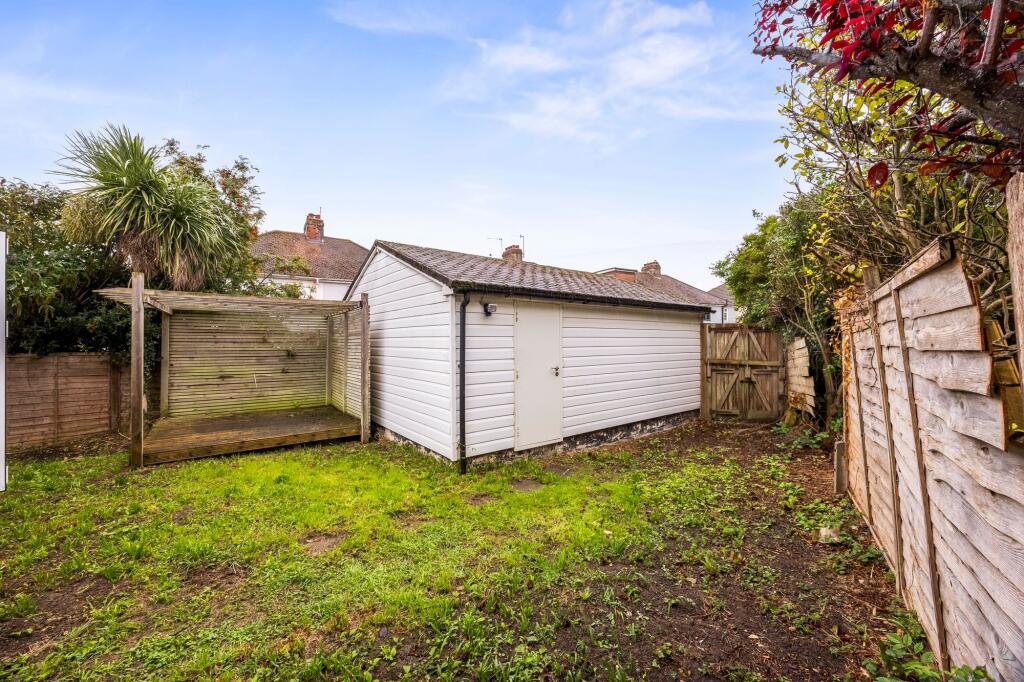 Manor Road, Lancing, BN15 photo 4