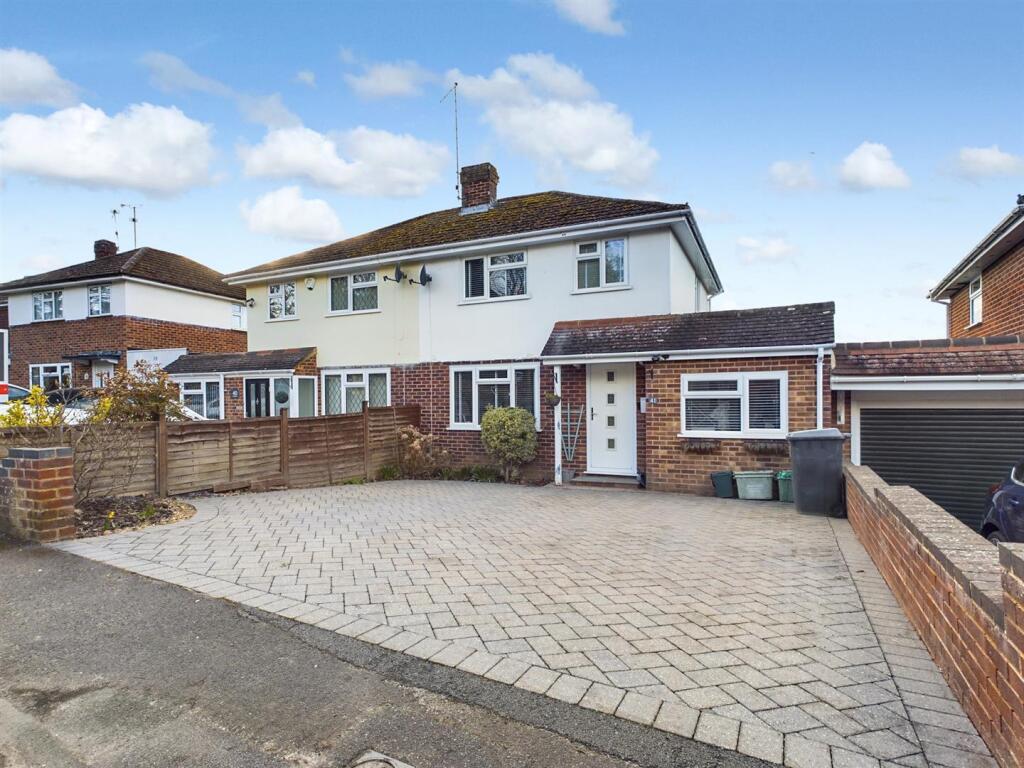 Main image of property: Dell Road, Tilehurst, Reading