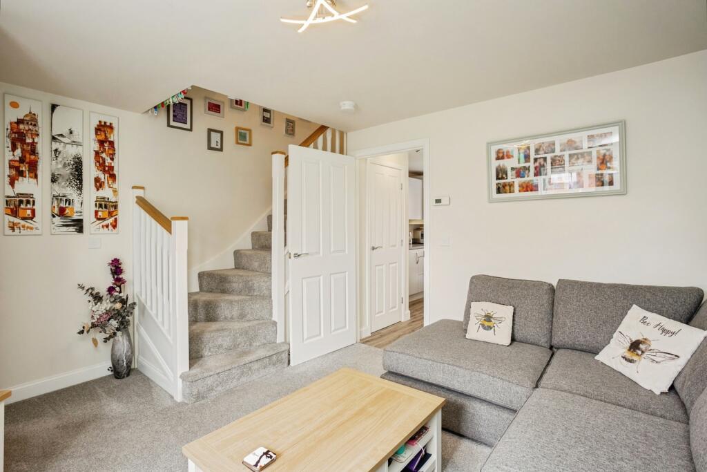 House in Rushcliffe, Bingham - More