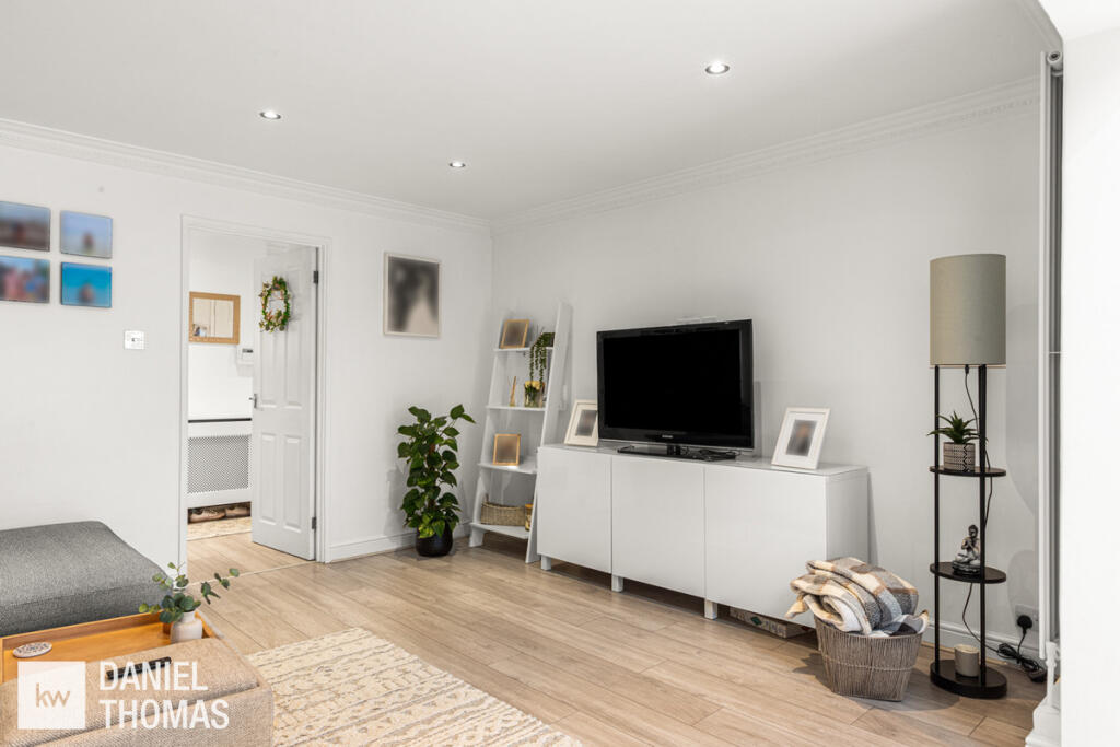 House in Epping Forest, Ninefields, Waltham Abbey - View 4