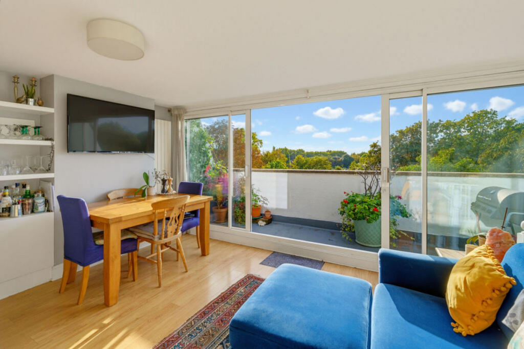 Apartment in London - View 3