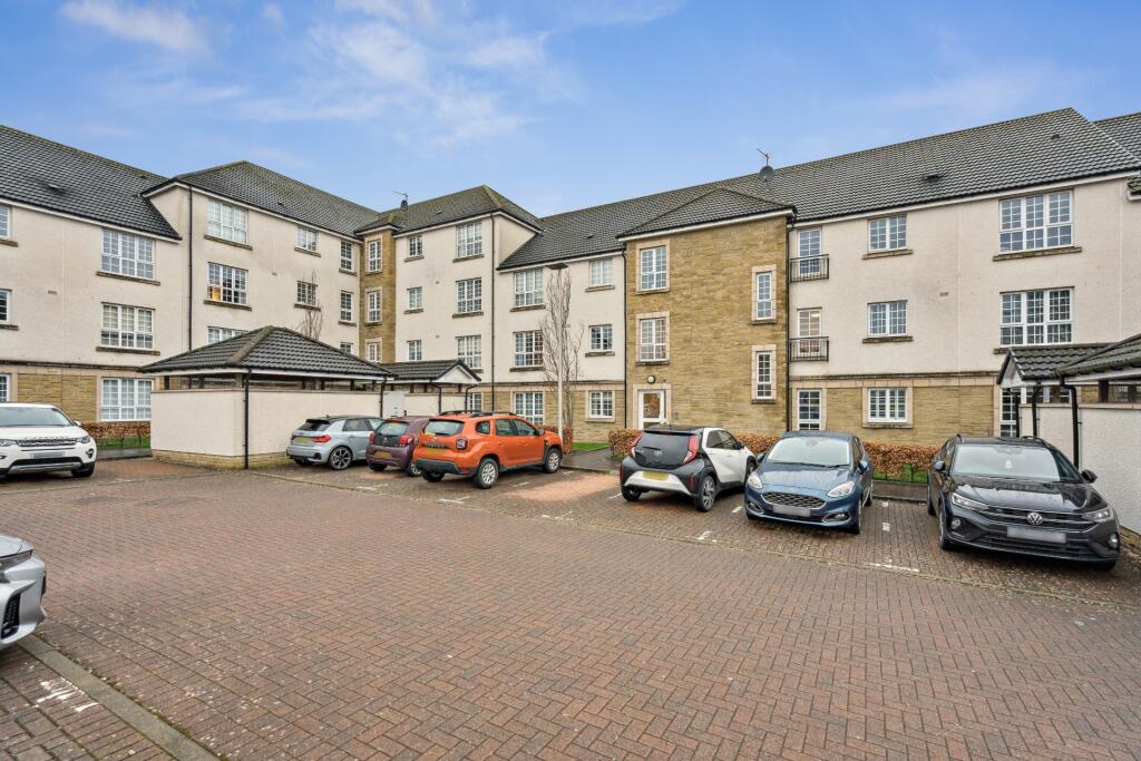 Main image of property: 5 Crown Crescent, Larbert, Falkirk, FK5 4XP