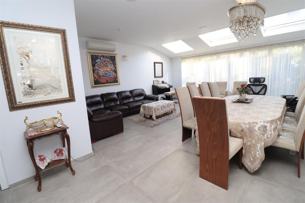 House in London, Golders Green - View 4