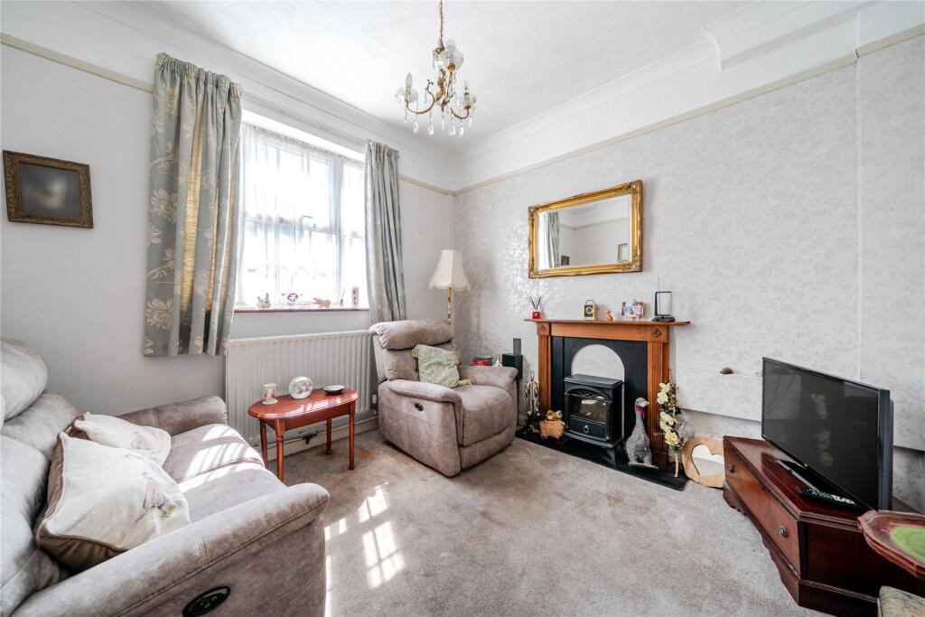 House in London, Poverest, St Mary Cray - More