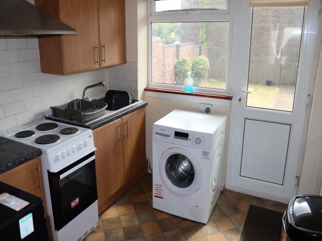 Lark Rise, Hatfield, Hertfordshire - View 3