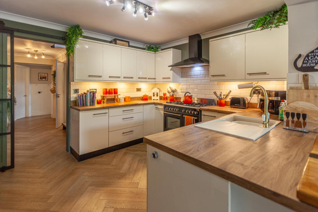 House in Ipswich - View 4