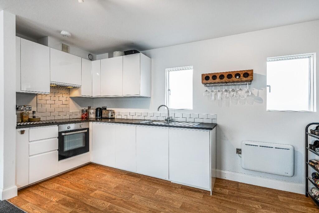 Bewick Mews, Hungerford, Berkshire, RG17 0QS photo 3