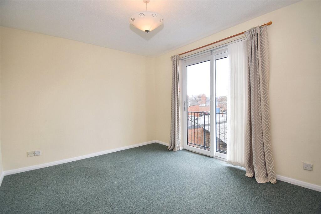 Apartment in Swindon - View 5