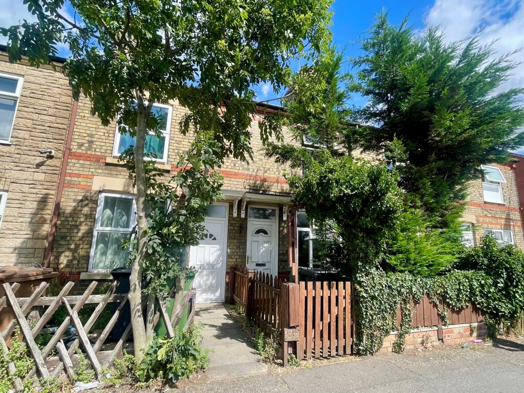 Main image of property: Lincoln Road, Peterborough PE4 6AH
