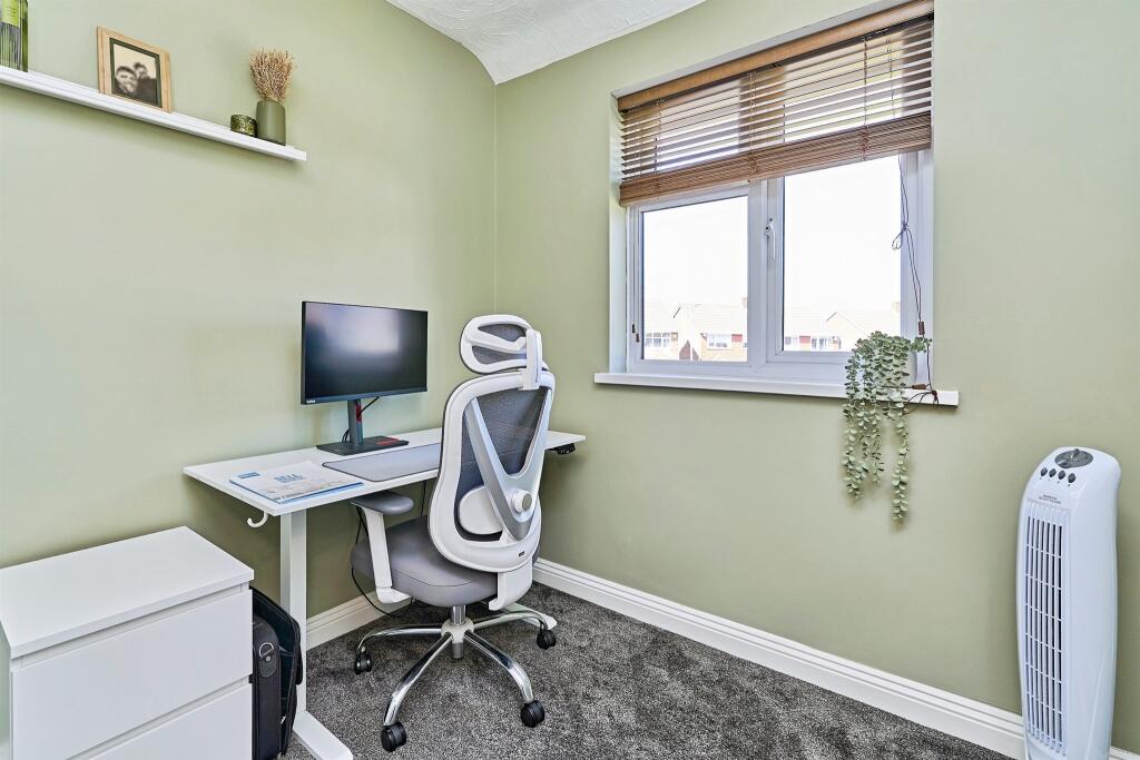 House in Sandwell, West Midlands - More