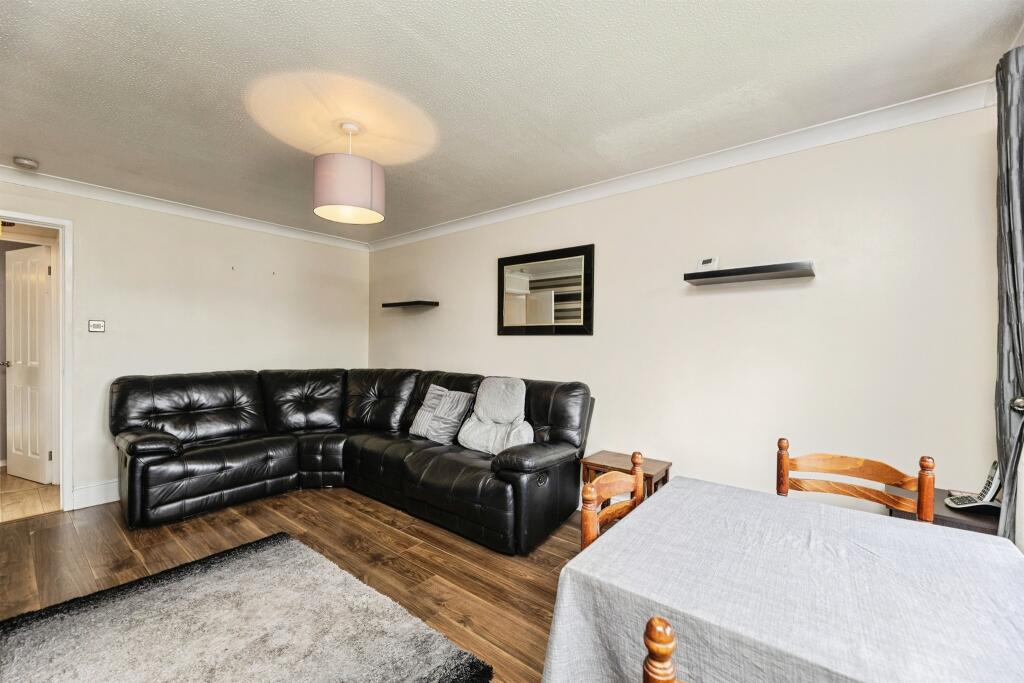 House in Leeds, West Yorkshire - More