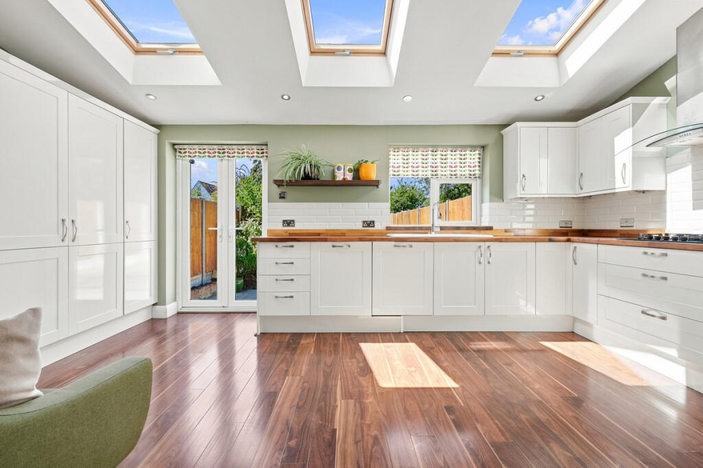 House in Southend-on-Sea - View 4