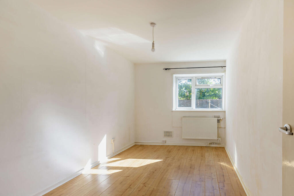 Apartment in Twickenham - More
