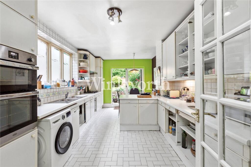 House in London, Brownswood Park, Stoke Newington - View 4