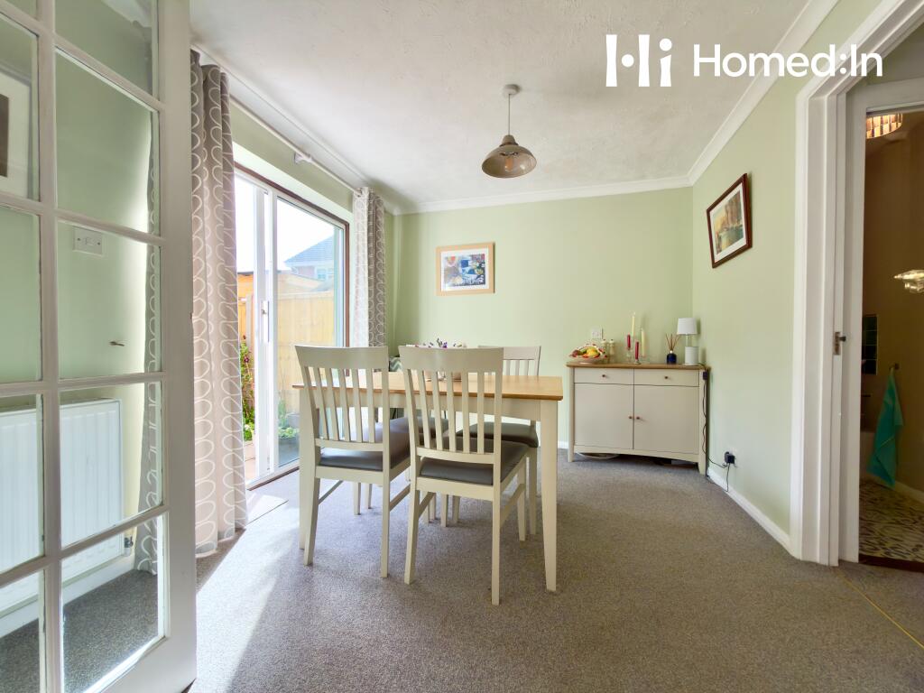 House in Horsham, Southwater - More