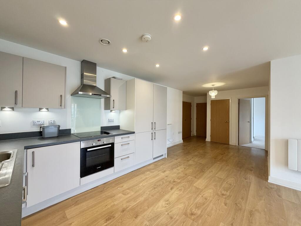 Apartment in Redhill - View 2