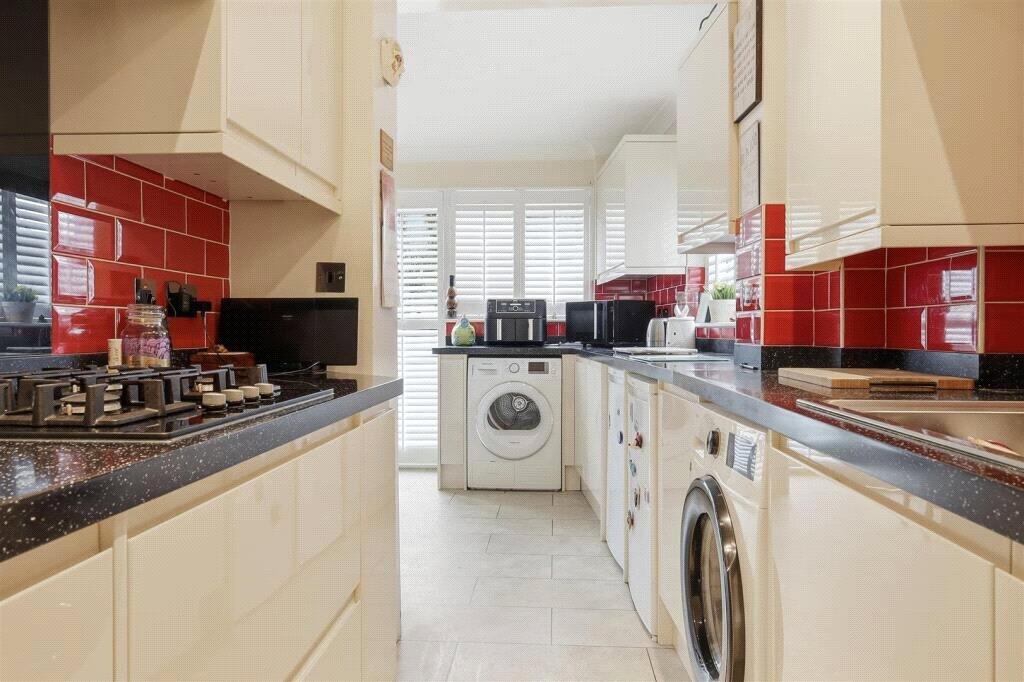 House in Enfield - View 5