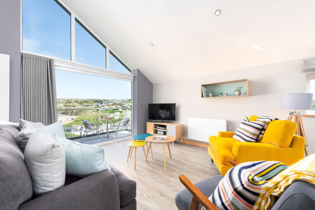 Mawgan Bay View, Mawgan Porth, TR8 - View 4