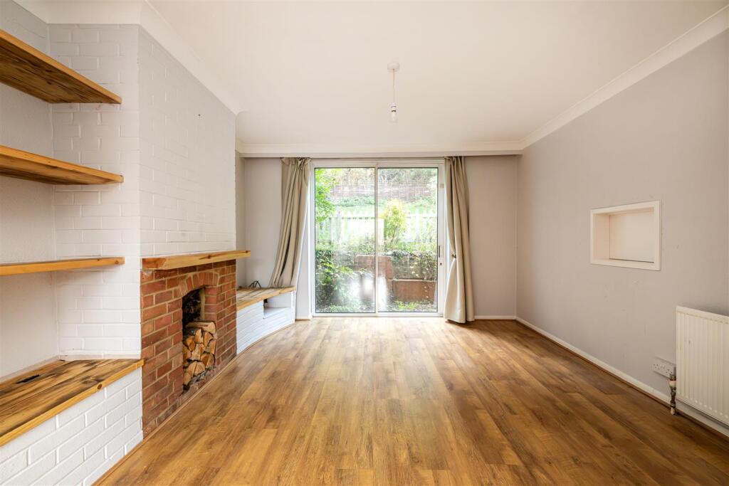 House in Hemel Hempstead, High Wycombe Community Board - View 4