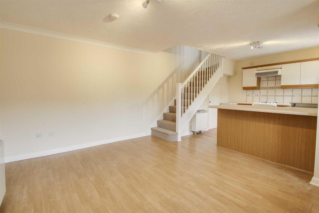 House in Milton Keynes, Furzton - View 5