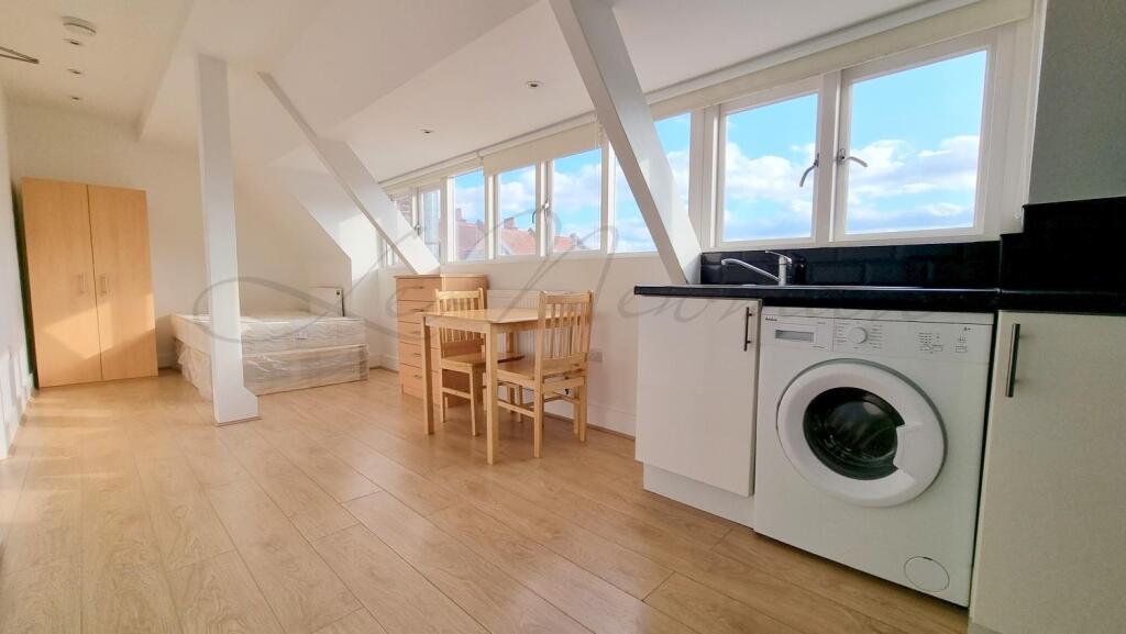 Main image of property: High Street, Maidenhead, SL6