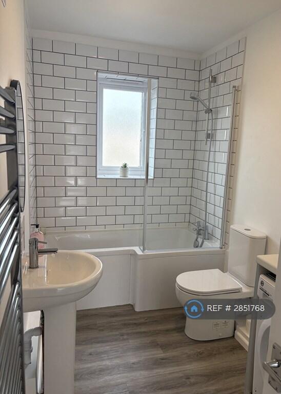 Apartment in Guildford - More
