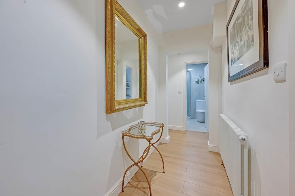 Apartment in London, Brondesbury Park, Brondesbury - More