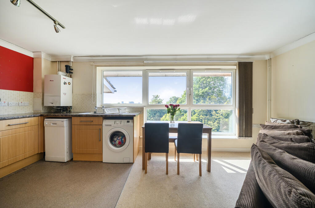 Apartment in Southampton - More