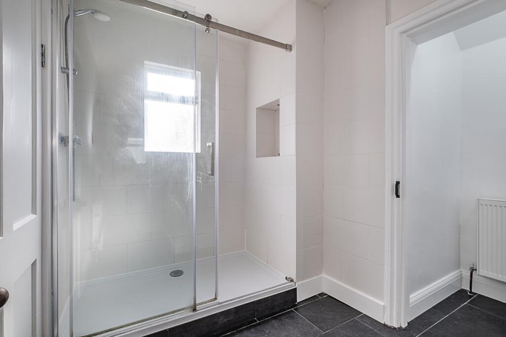Apartment in London - View 3