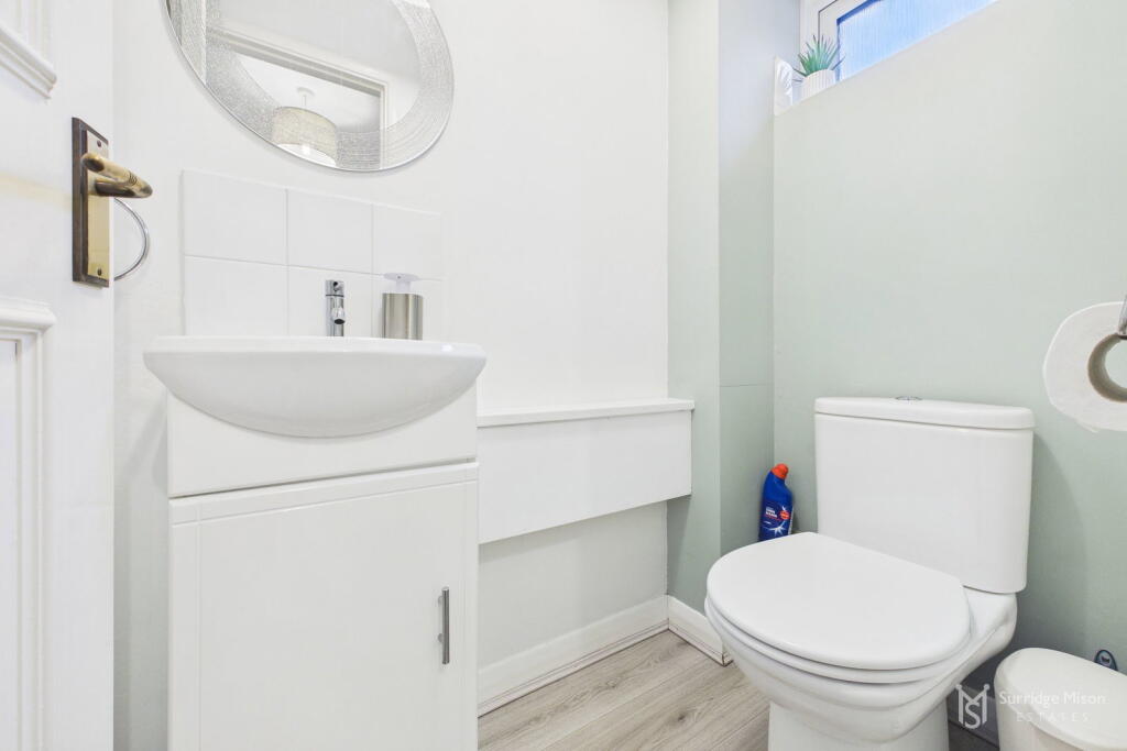 Old Orchard Place, Hailsham, East Sussex, BN27 - More