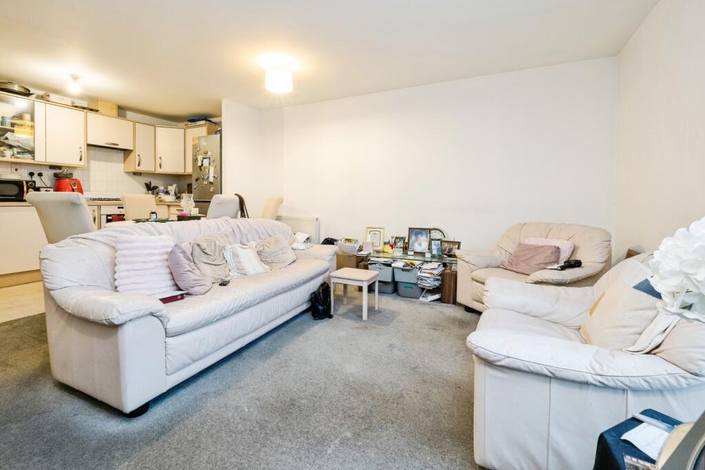 Apartment in London - More