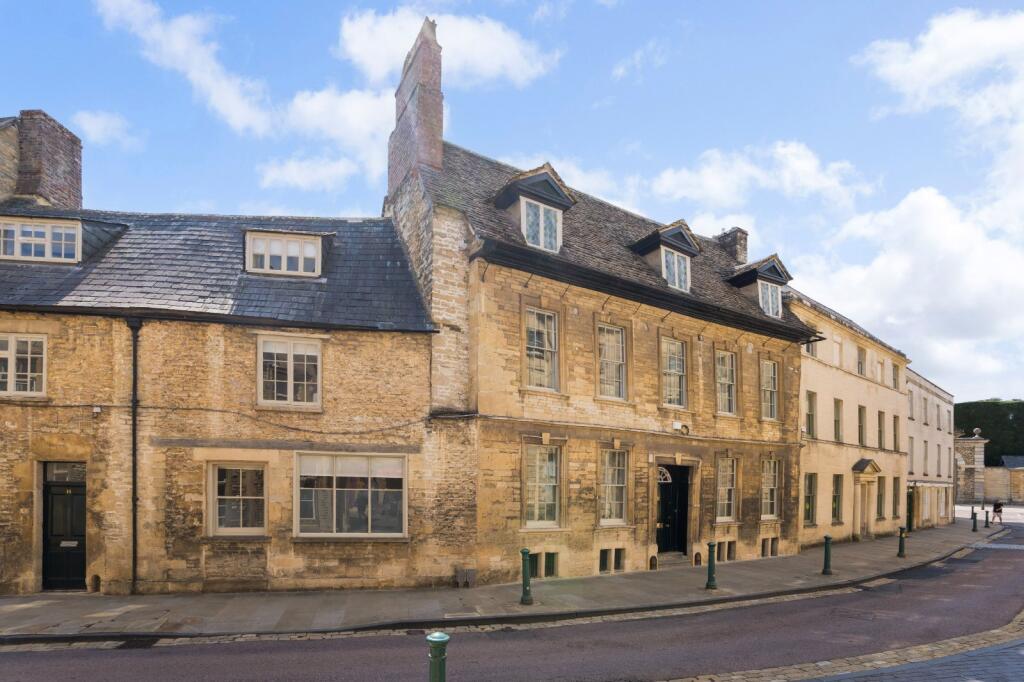Main image of property: Park Street, Cirencester, Gloucestershire