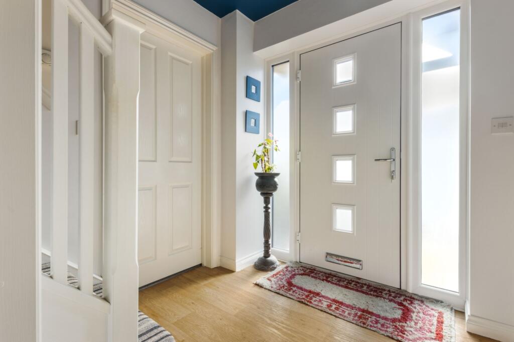 House in Lincoln - View 5