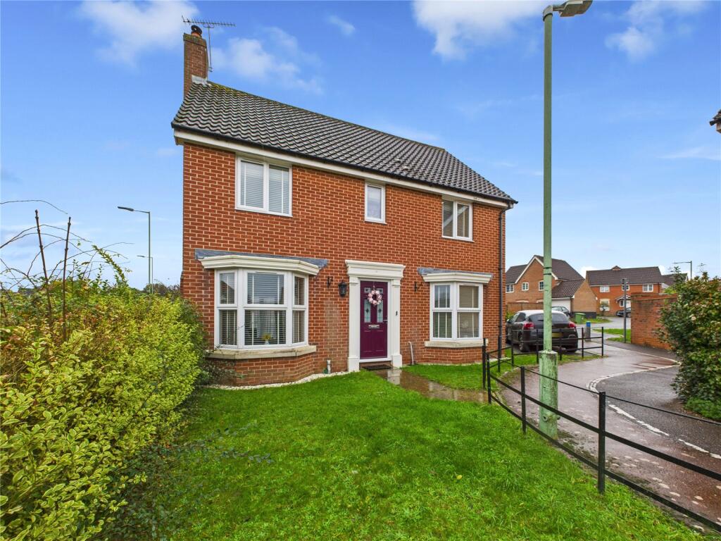 Main image of property: Oak Eggar Chase, Pinewood, Ipswich, Suffolk, IP8