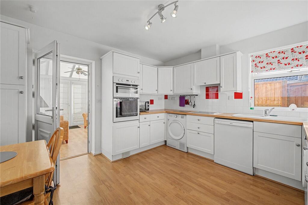 Meadowfield, Sleaford, Lincolnshire, NG34 photo 3