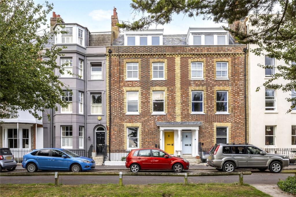 Main image of property: South Terrace, Littlehampton, West Sussex, BN17