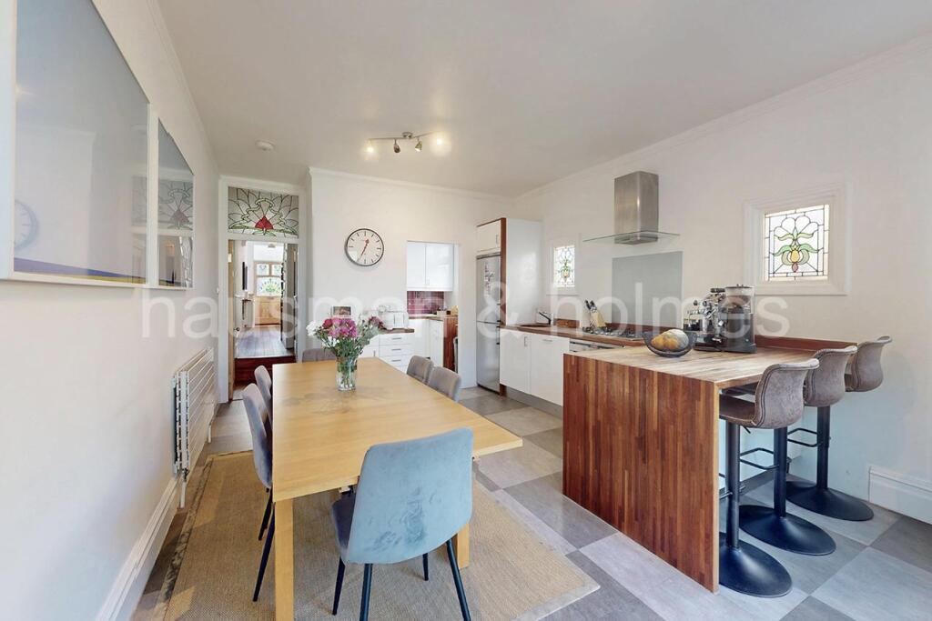 House in London - View 4