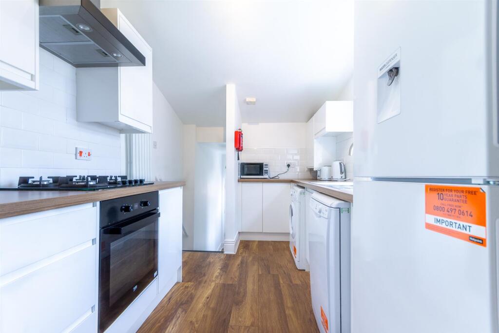 Apartment in Newcastle upon Tyne - View 3