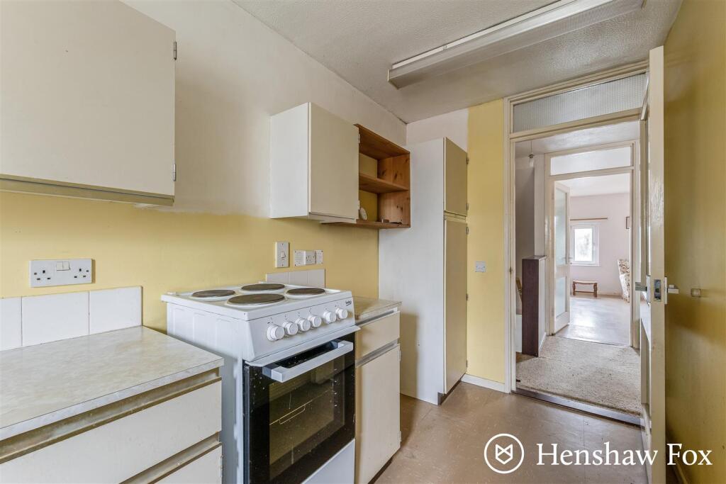 Apartment in Southampton, Lordshill - More