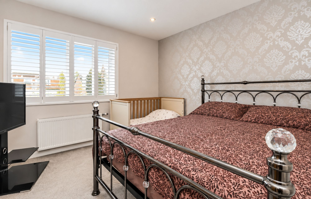Apartment in Watford - View 5