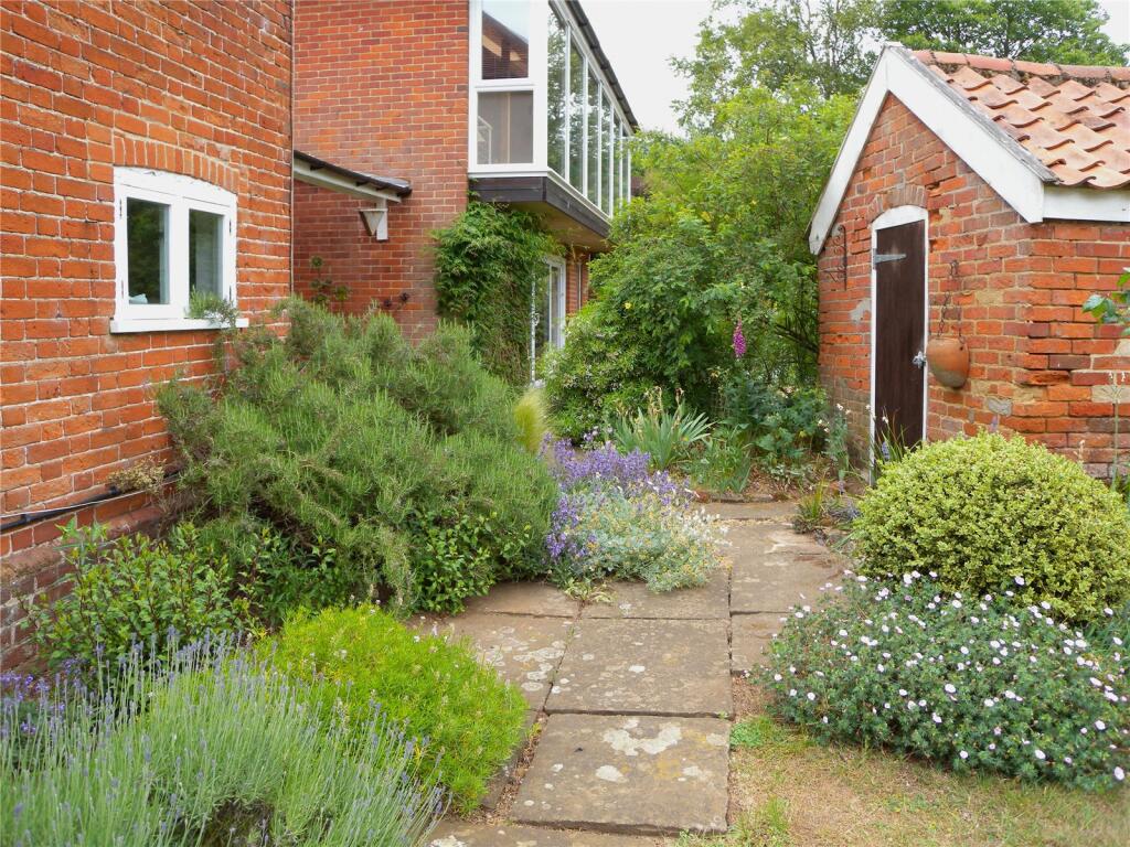 Newbourne, Woodbridge, Suffolk, IP12 photo 3