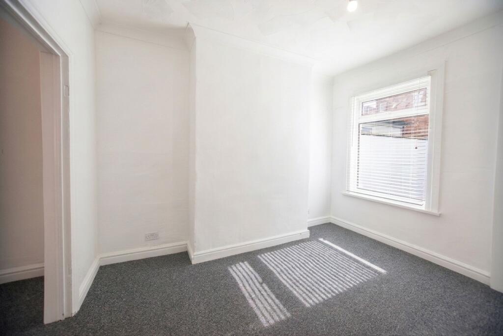 House in Hull - View 5