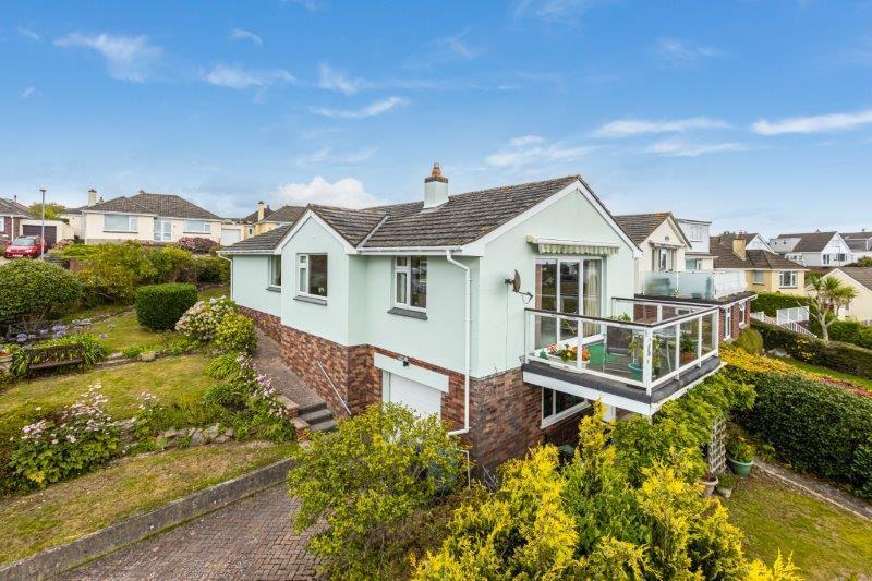 3-bed detached on Sandringham Drive, Preston, Paignton, £375,000