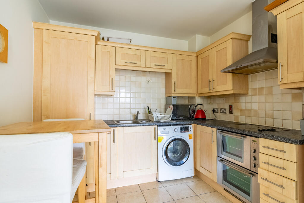 Apartment in St Albans - View 4