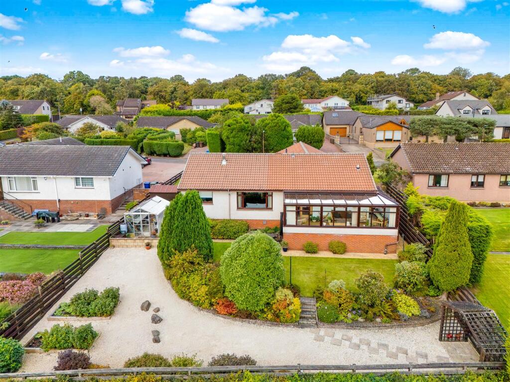 House in Livingston, Deans - View 2
