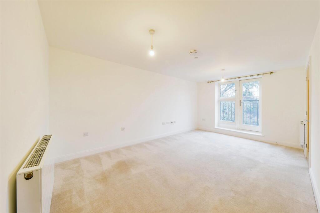 Apartment in St Albans - View 3