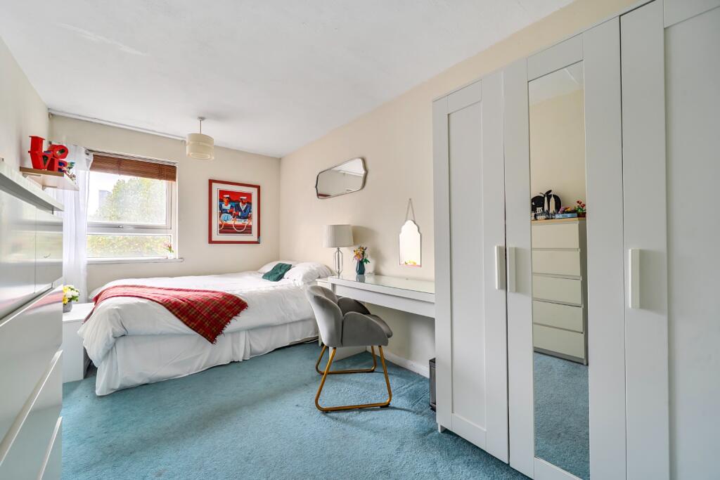 Apartment in London - View 5