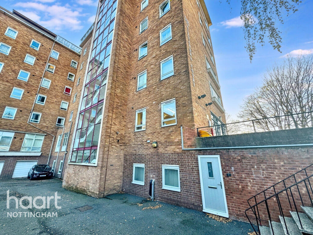 2-bed apartment on Woodborough Road, Nottingham, £130,000