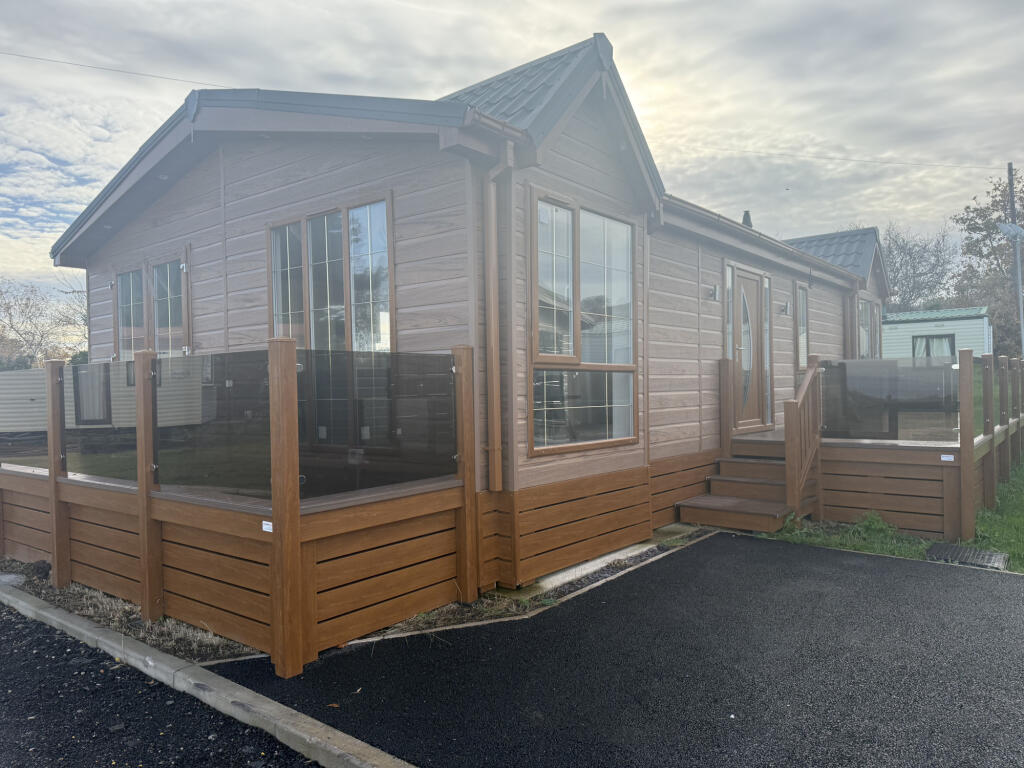 2-bed caravan on Holywell, Flintshire, CH8, £120,000