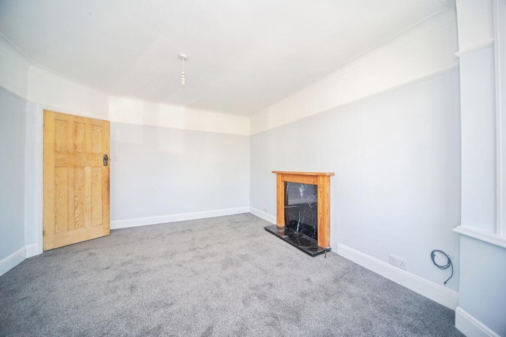 Apartment in Southampton, St James - More